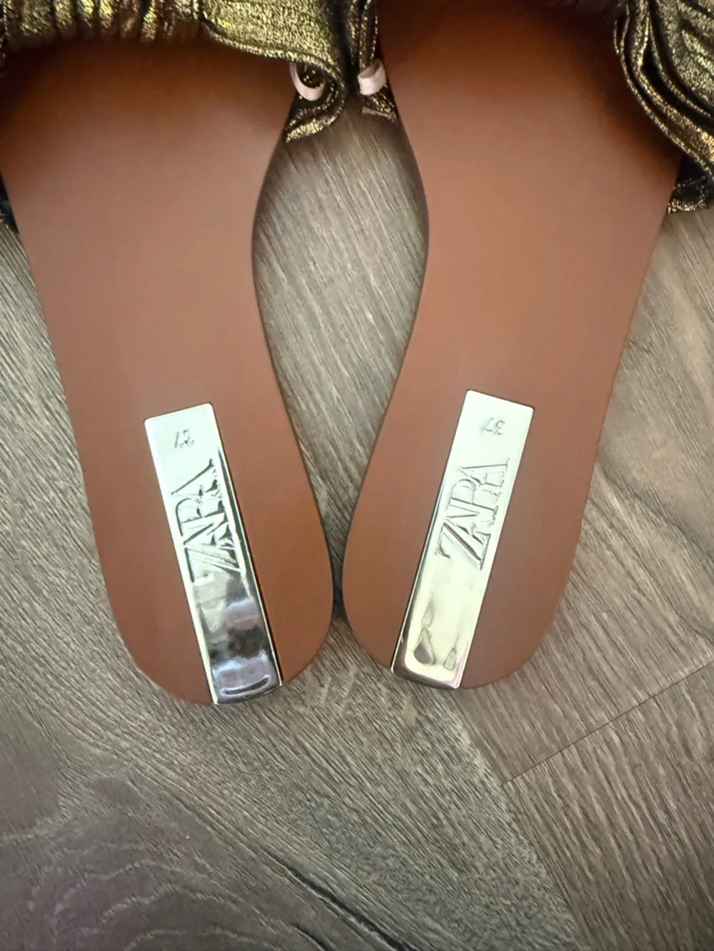 Zara Metallic Gold Knot Bow Slide Sandals - Picture 2 of 5